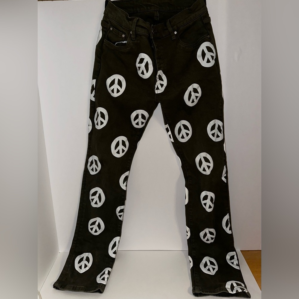 The Peace Sign Size 30 Dript Brand Pants are a stylish and comfortable addition